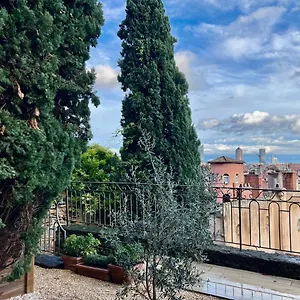 Frühstückspension Mihotel - La Maison Rose, Lyon